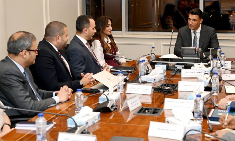 وزير الصناعة يبحث مع شركة نيسان للسيارات خطط الشركة للتوسع بالسوق المصري والتصدير للأسواق الإفريقية
