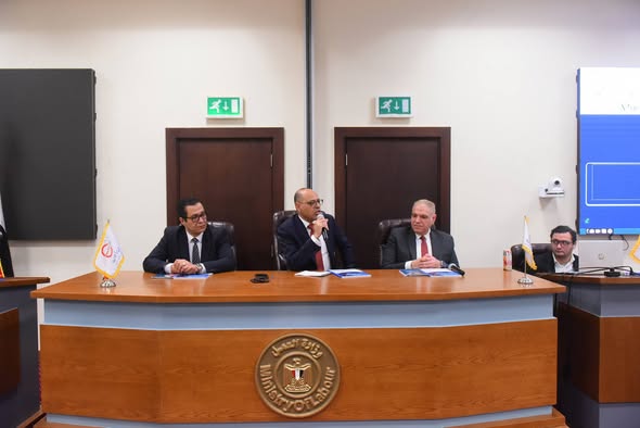 وزير العمل يعقد اجتماعًا مع شركة ابدأ إديو وممثلي 38 مركز تدريب مهني لتفعيل بروتوكول التطوير