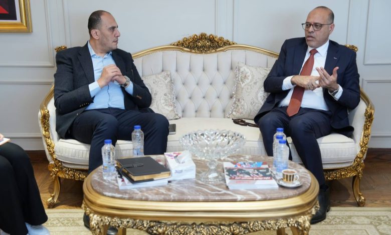 وزير العمل يلتقي بعدد من أعضاء مجلسي النواب والشيوخ لبحث التعاون المشترك
