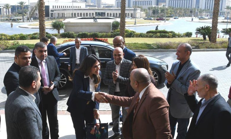 وزيرة الإسكان تصل إلى ديوان عام الوزارة عقب أداء اليمين الدستورية أمام فخامة السيد الرئيس