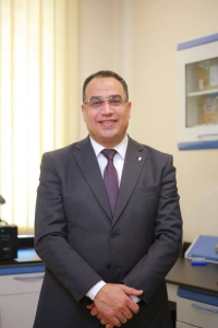 الأستاذ الدكتور أيمن الشبيني - رئيس جامعة العريش