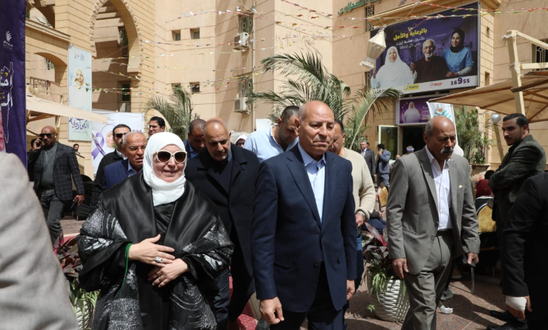 محافظ القاهرة يزور جمعية ” الباقيات الصالحات”لتقديم التهنئة لنزلاء الجمعية من كبار السن بعيد الفطر المبارك