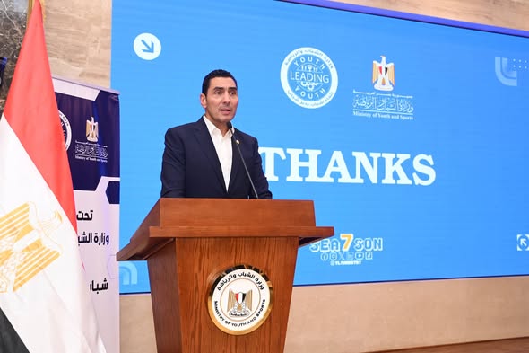 نبيل يتفقد المعسكر الدولي للشباب "معسكر القرش" بالإسماعيلية