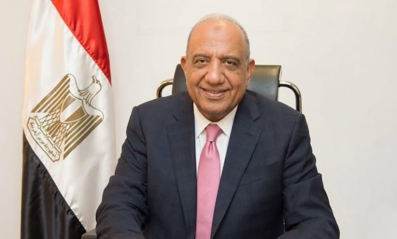في ثاني أيام العيد.. عصمت يتابع منظومة خدمات المواطنين ويتلقى تقريرًا يوضح الشكاوى وطبيعتها ونوعياتها ومعدلات الاستجابة والالتزام بمعايير الجودة