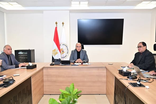 سويلم يتابع أعمال إزالة التعديات على مجرى نهر النيل ضمن "المشروع القومي لضبط النيل"
