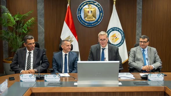 بدوي يعتمد الموازنة الاستثمارية لشركة جنوب الوادي المصرية القابضة للبترول للعام المالي 2026-2027