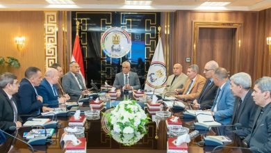 جمبلاط يتابع عمليات التصنيع العسكري بشركات الإنتاج الحربي