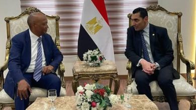 جوهر نبيل يستقبل رئيس الاتحاد الأفريقي لكرة القدم