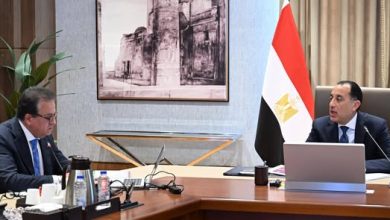 رئيس الوزراء يتابع مع وزير الصحة والسكان عددا من ملفات عمل الوزارة