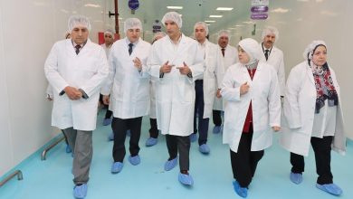وزير الصناعة يتفقد مصنع آمون للأدوية بالعبور