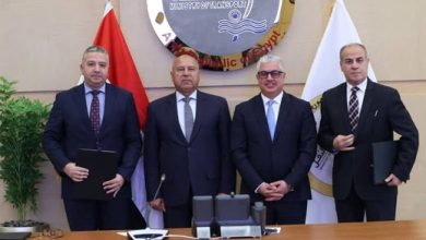 وزير النقل يشهد توقيعين بين شركة موانئ مصر البحرية والهيئة العامة للمنطقة الاقتصادية لقناة السويس