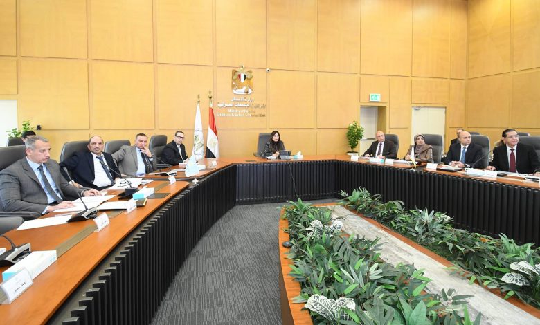 وزيرة الإسكان تترأس الاجتماع الثاني لمجلس إدارة الجهاز القومي لتنظيم الإعلانات على الطرق العامة