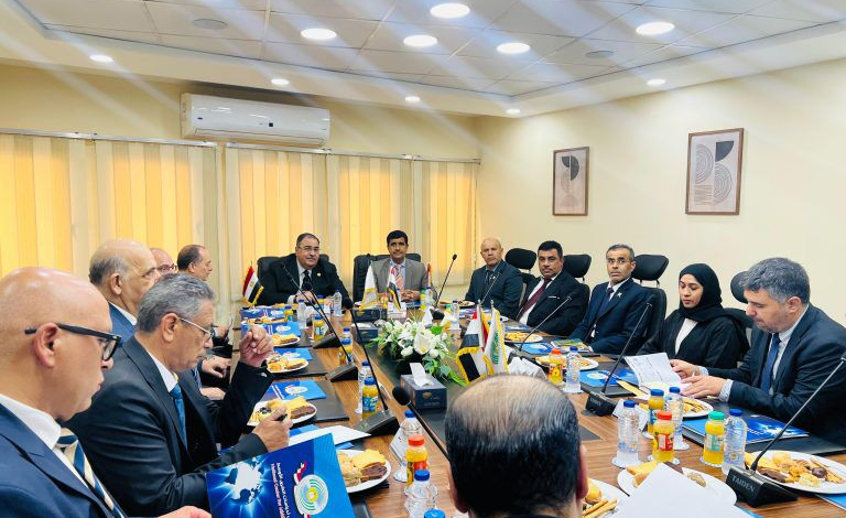 المركز القومي لدراسات الشرق الأوسط يستقبل وفد من أكاديمية الدراسات الاستراتيجية والدفاعية العُمانية