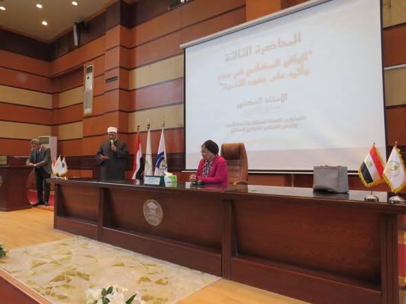 نائب وزير الصحة تشارك في تدريب الأئمة والواعظات لتعزيز الوعي بالقضية السكانية والصحة الإنجابية