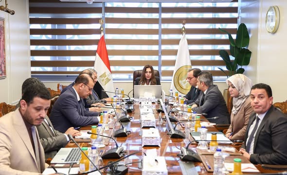 د. منال عوض تتابع مع قيادات الوزارة الملفات التنموية والخدمية وتناقش خطة عمل 2026 /2027 بما يتوافق مع برنامج الحكومة والتحديات الراهنة