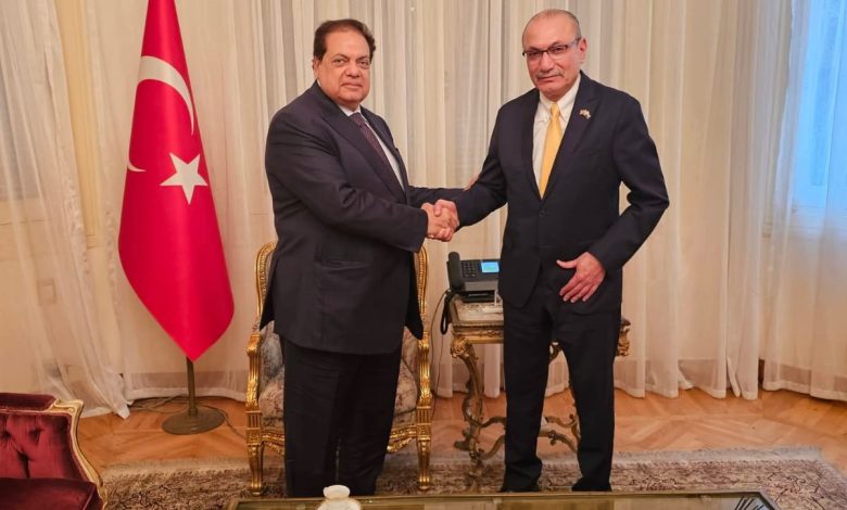 السفير التركي بالقاهرة يستقبل محمد أبو العينين ويؤكد ندعم تعزيز الشراكة مع مجتمع الأعمال التركي