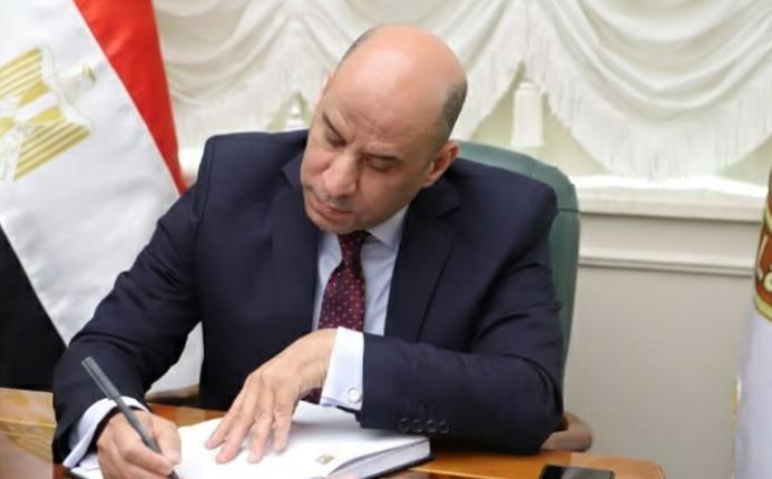 "الحماية الاجتماعية مستمرة".. وزير العمل يعتمد صرف 1.77 مليون جنيه لـ366 عاملًا من العمالة غير المنتظمة في 26 محافظة