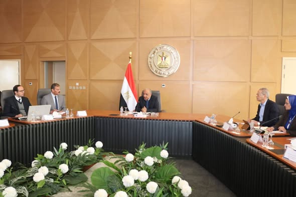 عصمت يتابع مجريات تنفيذ خطة العمل وإجراءات كفاءة الطاقة وترشيد الاستهلاك وتأمين التغذية وضمان استقرار واستدامة التيار الكهربائي