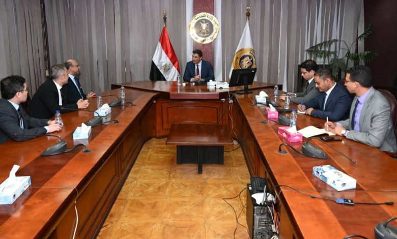 وزير الصناعة يبحث مع وفد مجموعة صافولا للأغذية أنشطة المجموعة في مصر وخططها التوسعية المستقبلية