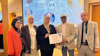 تكريم رئيس شُعبة الصحافة والإعلام بالجمعية المصرية لكُتاب القصة والرواية بجامعة مصر