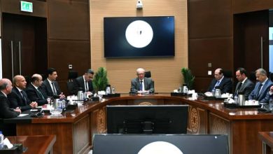 د. حسين عيسى يعقد اجتماعا لمتابعة جهود توفير السلع ومستلزمات الإنتاج