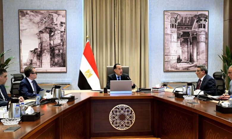 رئيس الوزراء يتابع الموقف المالي للهيئة المصرية للشراء الموحد وسداد مستحقات الشركات الموردة