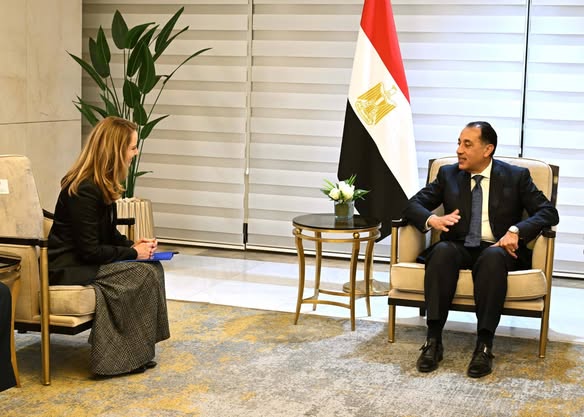 رئيس الوزراء يلتقي المديرة العامة للمنظمة الدولية للهجرة لبحث تعزيز التعاون في ملف الهجرة