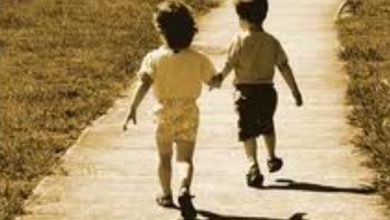 هل الصداقة تبدأ من الصغر أم يمكن أن تولد بعد الخمسين؟
