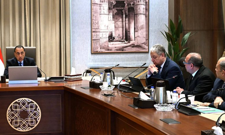 مدبولي يستعرض خطة وآليات العمل في المرحلتين الثانية والثالثة من المبادرة الرئاسية حياة كريمة