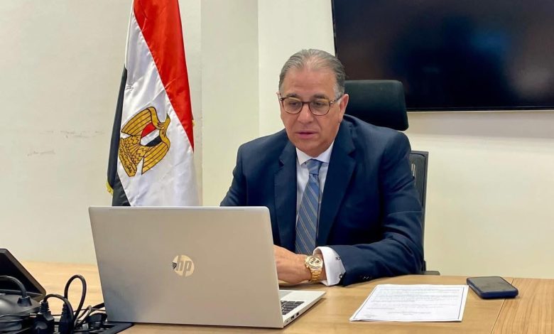 نائب وزير الخارجية والتعاون الدولي والمصريين بالخارج يلتقي بأبناء الجالية المصرية في سلطنة عمان