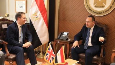 وزير التعليم العالي يبحث مع السفير البريطاني سبل تعزيز التعاون المشترك بين البلدين