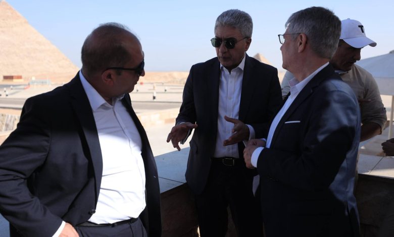 وزير السياحة والآثار يلتقي رئيس اتحاد شركات السياحة الألمانية DRV