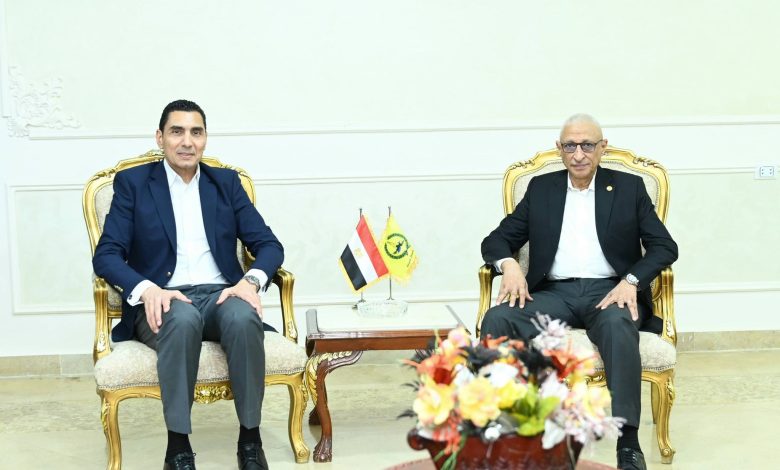 وزير الشباب والرياضة يلتقي محافظ شمال سيناء بديوان عام المحافظة