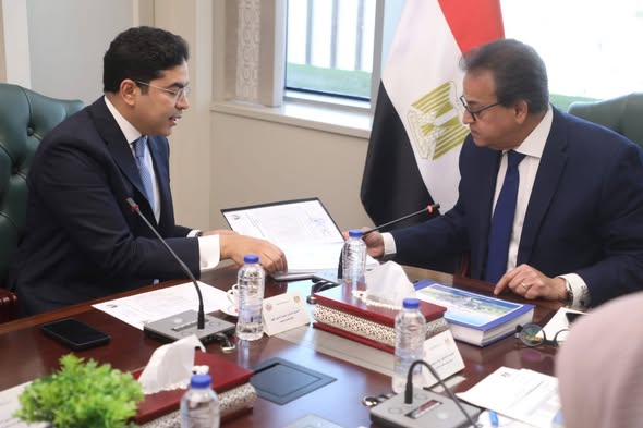 وزير الصحة يناقش تعزيز التعاون مع جمعية الإيثار لتطوير مستشفى الكبد المصري ببلطيم