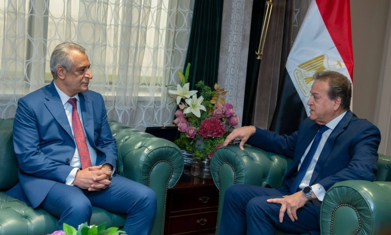 وزيرا الصحة والإنتاج الحربي يبحثان سبل التعاون المشترك لسرعة إنجاز المشروعات القومية الصحية