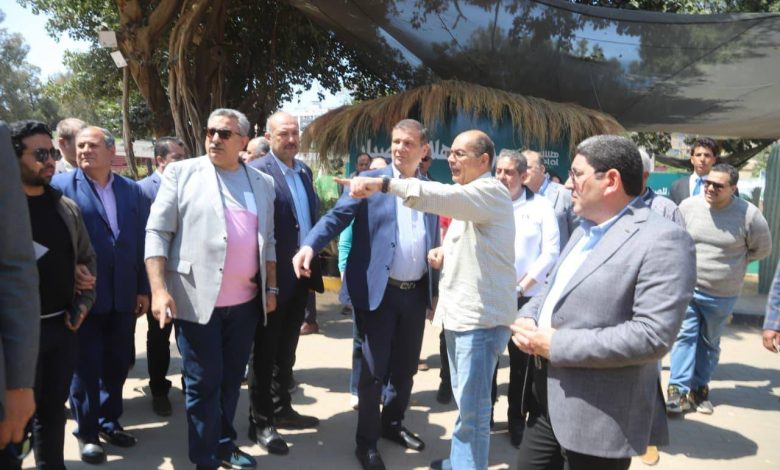 ︎وزير الزراعة يتفقد معرض الزهور بالدقي ويقرر مده لنهاية مايو مع إعفاء العارضين من الرسوم