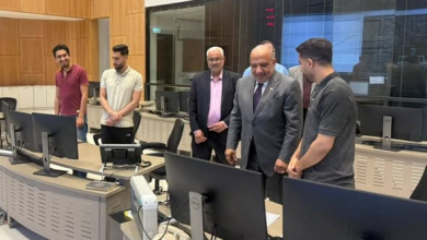 وزير الكهرباء يقضي أول أيام العيد مع العاملين في المركز القومي للتحكم في الطاقة