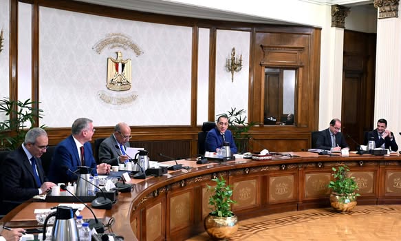 استعراض مقترح إطلاق مبادرة للتوسع فى استخدام مصادر الطاقة الجديدة والمتجددة بالمصانع