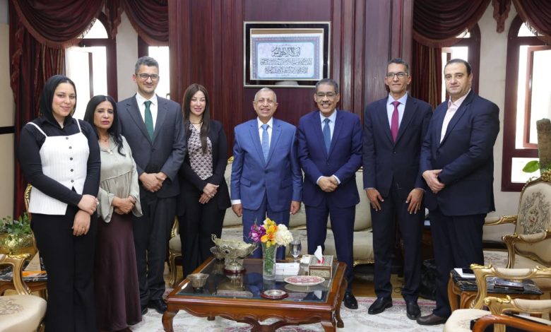 وزير الدولة للإعلام ورئيس الأكاديمية العربية يبحثان سبل تطوير التعليم الإعلامي الرقمي