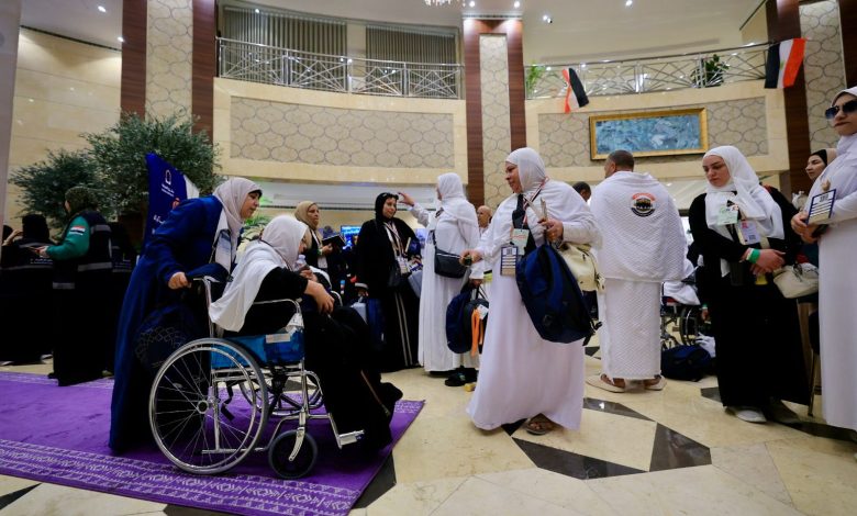 التضامن الاجتماعي توفر خدمات الإتاحة لحجاج الجمعيات الأهلية من ذوي الإعاقة وكبار السن في المشاعر المقدسة