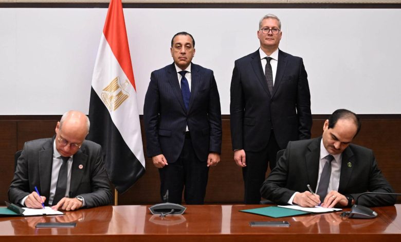 رئيس الوزراء يشهد توقيع مذكرة تفاهم للتعاون في أنشطة استكشاف الغاز الطبيعي بمنطقة غرب البحر المتوسط
