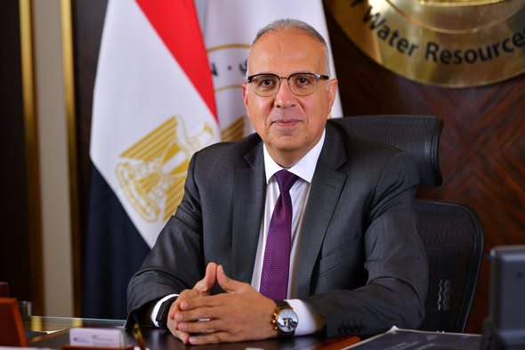 د.سويلم يتابع أعمال تطوير مصانع مواسير الصرف المغطى