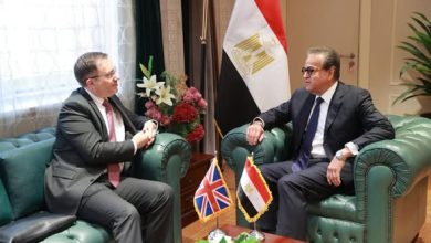 عبد الغفار يستقبل سفير بريطانيا لدى مصر لبحث تعزيز التعاون المشترك في المجالات الصحية