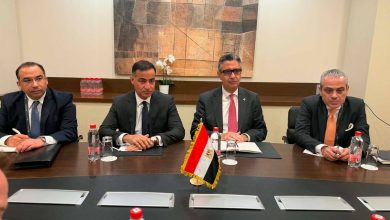 وزير التموين يلتقي مدير عام البورصة الروسية الوطنية للسلع