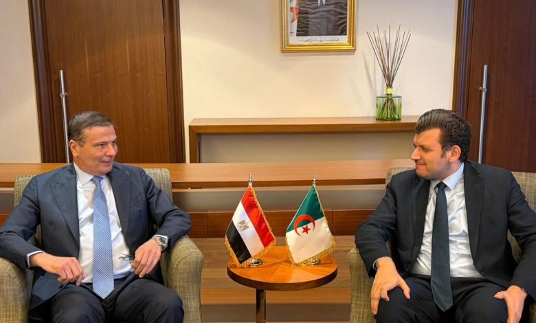 وزير الزراعة يبحث مع نظيره الجزائري تعزيز التعاون المشترك وتحقيق الأمن الغذائي المستدام