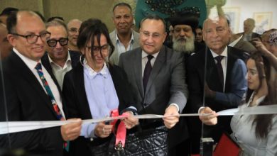 وزيرا التعليم العالي والثقافة ومحافظ القاهرة يفتتحون معرض "خبايا الروح" للدكتور السيد قنديل