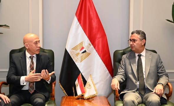 • الدكتور شريف فاروق يكرم مفتش تموين بالإسكندرية تقديرًا لجهوده الرقابية المتميزة خلال إجازة عيد الأضحى المبارك