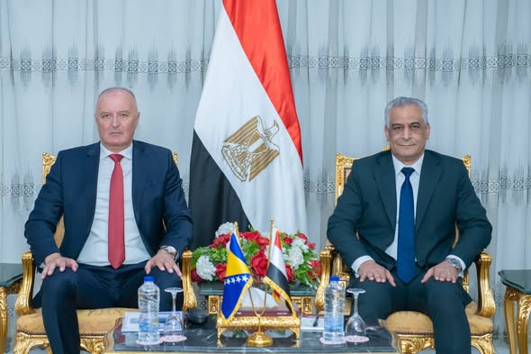 جمبلاط يستقبل نائب رئيس مجلس الوزراء ووزير دفاع البوسنة والهرسك لبحث سبل التعاون المشترك في مجال الصناعات الدفاعية
