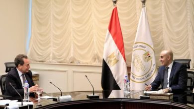 عبد اللطيف يبحث مع السفير الفرنسي سبل تعزيز التعاون في مجال التعليم الفني والتدريب المهني ودعم المشروعات التعليمية المشتركة