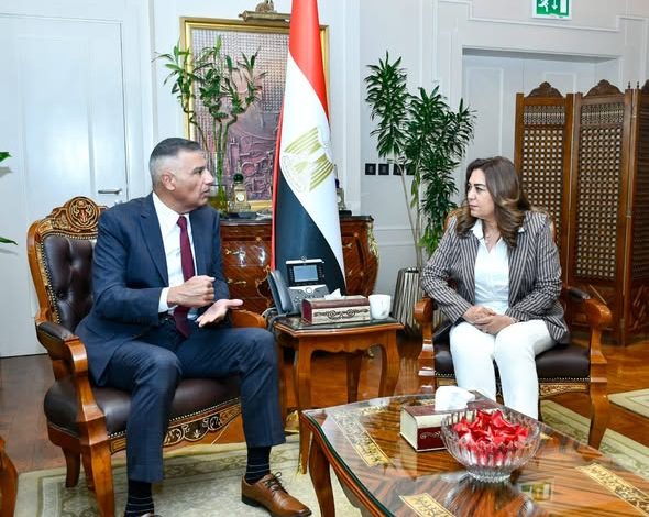 د. منال عوض تترأس الاجتماع الثاني للجنة تسيير أعمال مشروع “جرين شرم” لمتابعة تحويل شرم الشيخ إلى مدينة خضراء